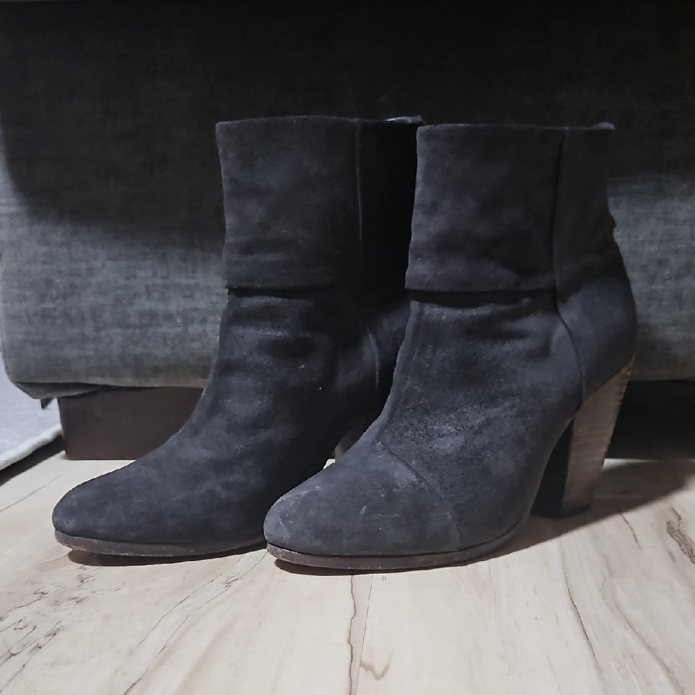 Rag&Bone Dark Gray Suede Booties